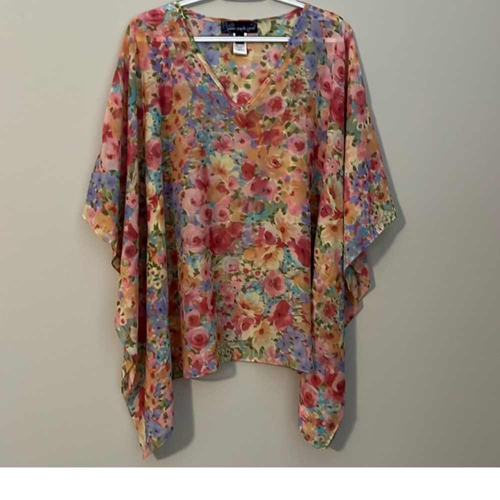 Susan Graver size XL watercolor floral sheer pinch style top